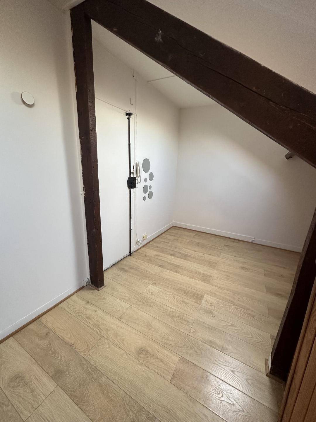 Maison à louer, 14m², CLICHY