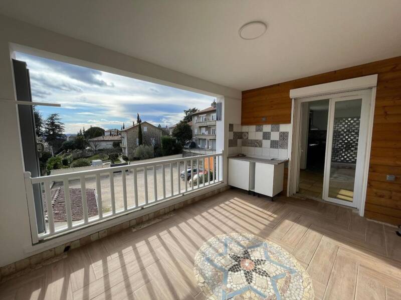 Maison à louer, 151m², AUBENAS