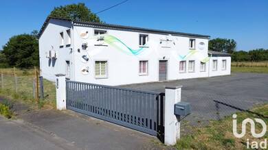 Maison à vendre 232 000 € 8 pièces 7 chambres 410 m² Pompaire 79200