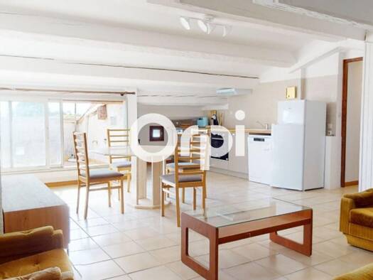 Appartement à louer 824 € 2 pièces 1 chambre 43 m² 1 étages Bord de Mer Carqueiranne 83320