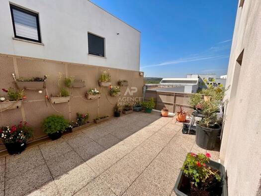 Appartement à vendre 309 000 € 3 pièces 2 chambres 68 m² Étage 4/5 Le Village Carrières-sous-Poissy 78955