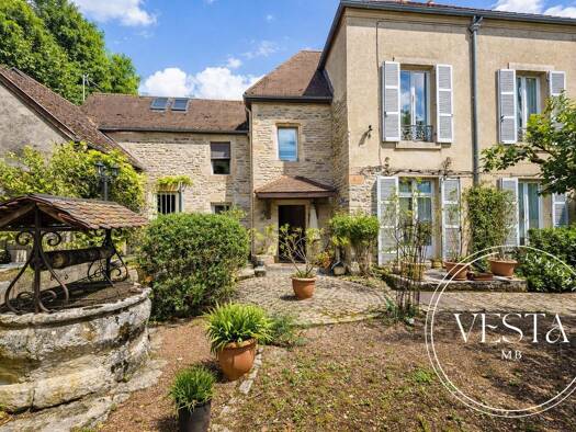 Maison à vendre 540 000 € 8 pièces 6 chambres 235 m² 1 613 m² de terrain Mâlain 21410