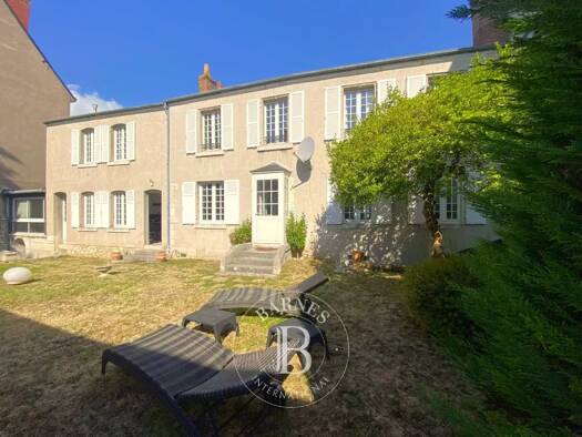 Maison de ville à vendre 430 000 € 8 pièces 4 chambres 178 m² 490 m² de terrain Centre Ville Blois 41000