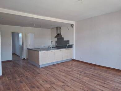 Appartement à louer 630 € 3 pièces 2 chambres 67,6 m² Centre Ville Castelsarrasin 82100