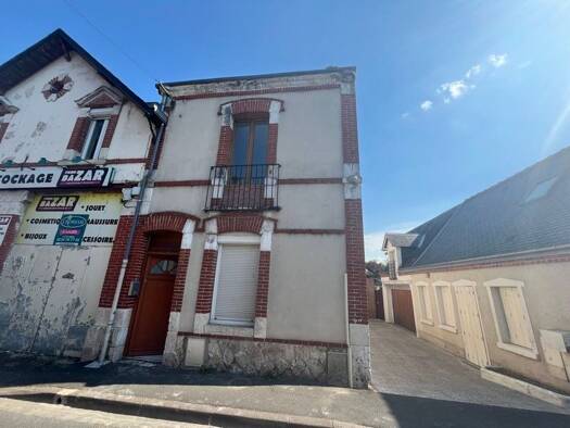 Maison à vendre 75 936 € 4 pièces 3 chambres 84 m² 98 m² de terrain Centre Ville Romorantin-Lanthenay 41200