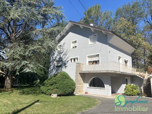 Appartement à louer 780 € 2 pièces 1 chambre 59,7 m² RDC/2 Challes-les-Eaux 73190