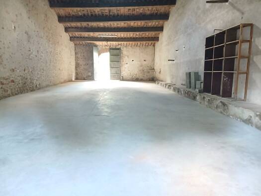 Local commercial à louer 680 € 200 m² de surface de vente Espira-de-l'Agly 66600