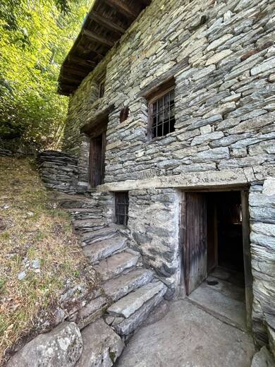 Chalet à vendre 290 000 € 4 pièces 201 m² 2 000 m² de terrain Montvalezan 73700