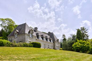Villa à vendre 1 793 500 € 10 pièces 5 chambres 431 m² 70 000 m² de terrain Beauce 35133