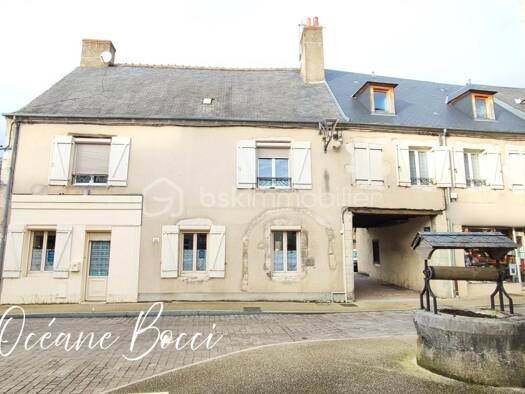 Maison à vendre 91 500 € 8 pièces 5 chambres 216 m² Mehun-sur-Yèvre 18500