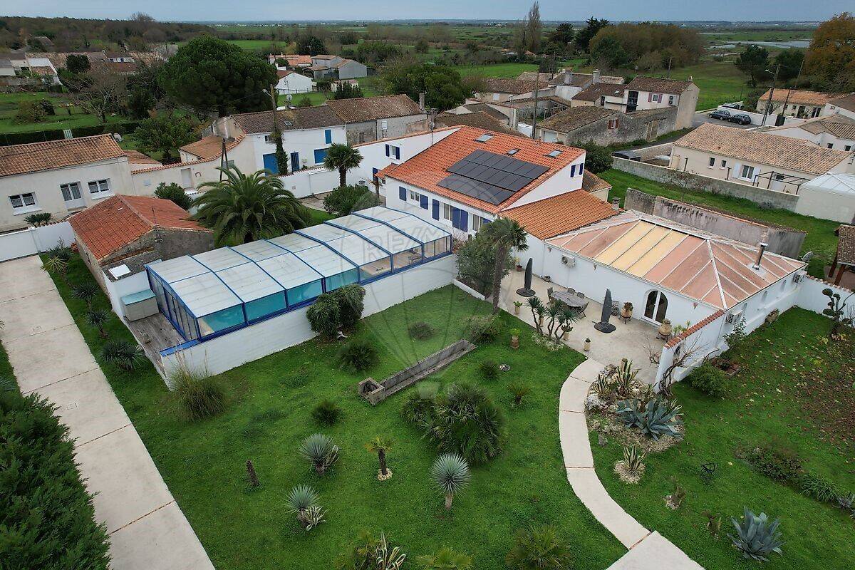 Maison à vendre, 325m², SAINT JUST LUZAC