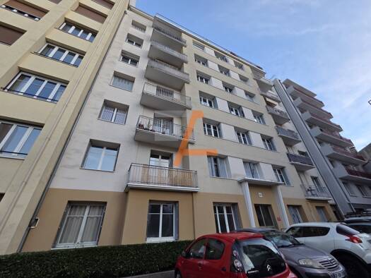 Appartement à vendre 69 500 € 2 pièces 1 chambre 64,5 m² Étage 5/7 Bizillon-Centre Deux Saint-Étienne 42100