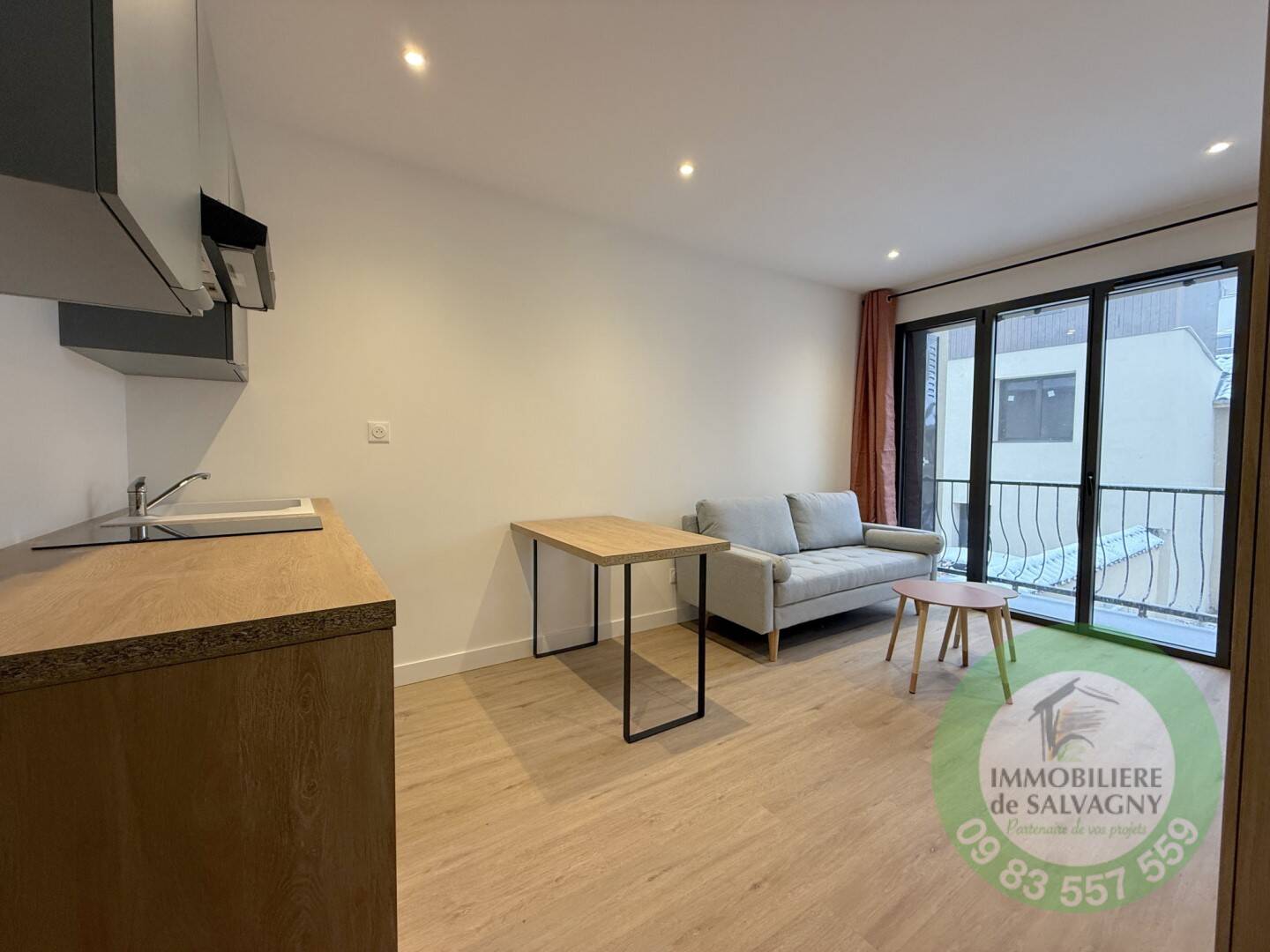 Maison à louer, 28m², LA TOUR DE SALVAGNY