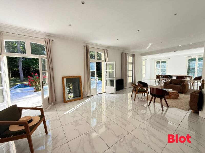 Maison à louer, 298m², VERN SUR SEICHE