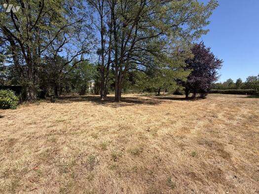 Terrain à vendre 95 000 € 1 244 m² de terrain Fontaine-le-Comte 86240