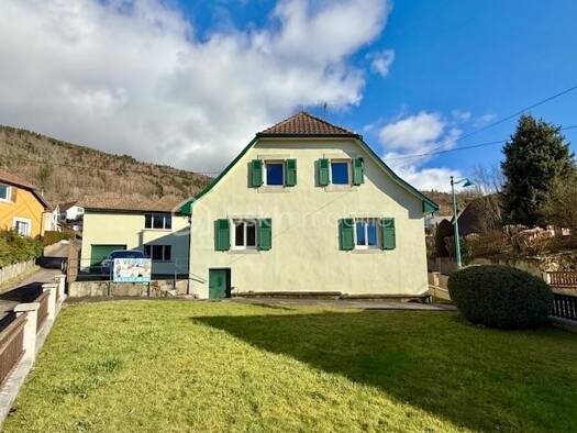 Maison à vendre 180 000 € 6 pièces 4 chambres 130 m² 835 m² de terrain Saint-Amarin 68550