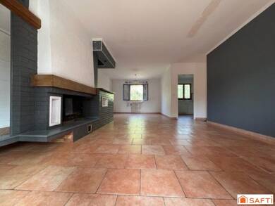 Appartement à vendre 340 000 € 5 pièces 4 chambres 102 m² Dernier étage, Étage 1/1 Est Saint-Maximin-la-Sainte-Baume 83470