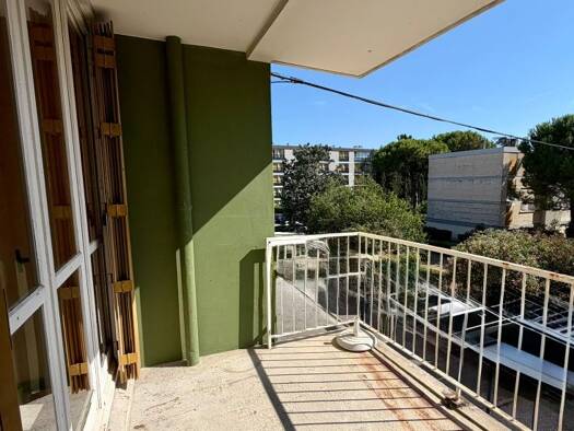 Appartement à vendre 162 000 € 3 pièces 2 chambres 63 m² 1er étage La Signore-Charrue Marignane 13700