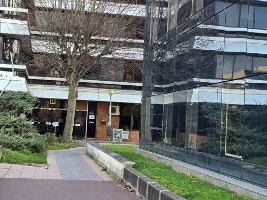 Espace bureau à vendre 59 400 € 53 m² de bureaux Cité Artisanale-Chauffours Cergy 95000