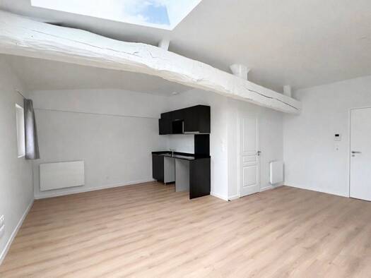 Appartement à louer 430 € 1 pièce 32,5 m² Étage 3/3 Agen 47000