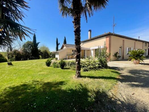 Maison à vendre 212 000 € 9 pièces 6 chambres 296 m² 2 140 m² de terrain Luppé-Violles 32110