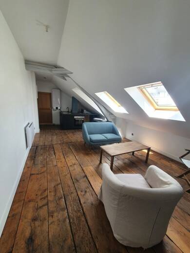 Appartement à louer 670 € 2 pièces 1 chambre 34 m² Dernier étage, Étage 3/3 Tours 37000