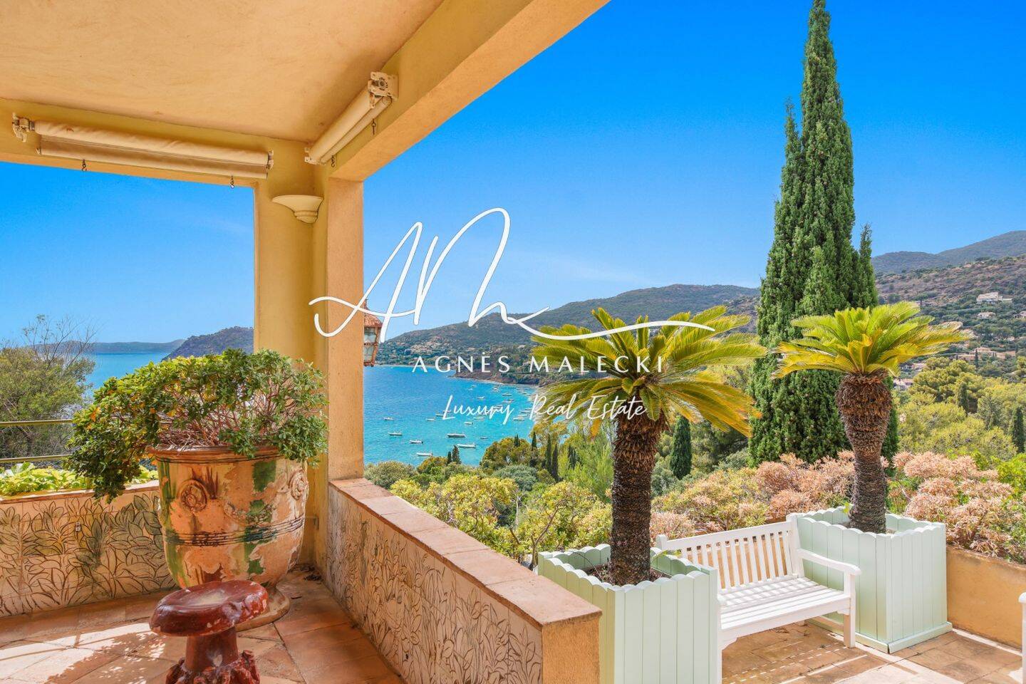 Maison à vendre, 460m², RAYOL CANADEL SUR MER