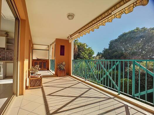 Appartement à vendre 298 000 € 2 pièces 1 chambre 51,56 m² Étage 1/4 Les Combes Antibes 06600