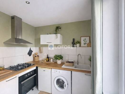 Appartement à louer 480 € 1 pièce 29 m² Étage 2/2 Peripherie Nord Est Sud Est Nyons 26110