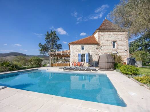 Maison à vendre 1 270 000 € 16 pièces 10 chambres 531 m² 22 350 m² de terrain Villeneuve-sur-Lot 47300