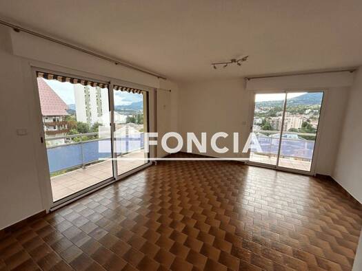 Appartement à louer 999 € 4 pièces 3 chambres 79,47 m² 5ème étage Bayard Gap 05000