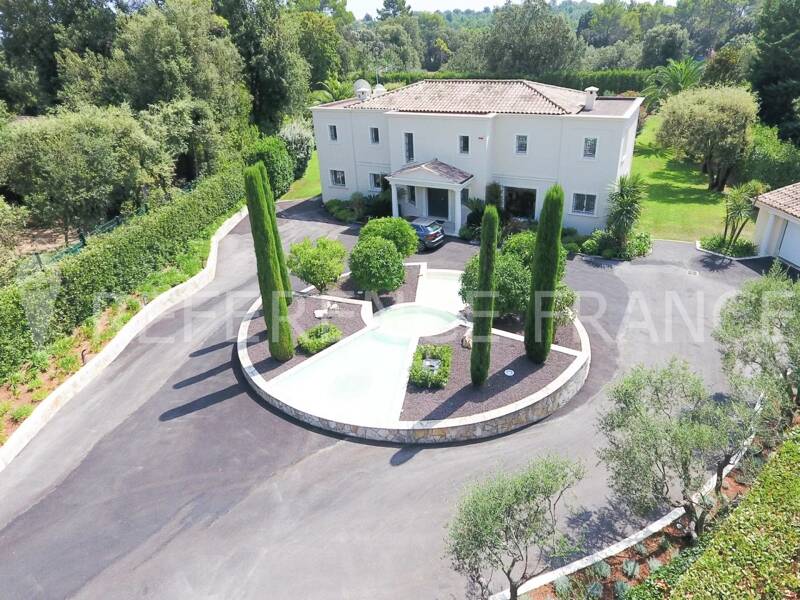 Maison à louer, 250m², VALBONNE