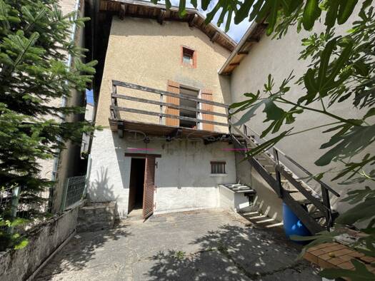 Maison à vendre 75 000 € 2 pièces 1 chambre 55,5 m² 146 m² de terrain Machézal 42114