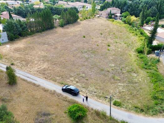 Terrain constructible à vendre 175 000 € 1 600 m² de terrain Le Val 83143
