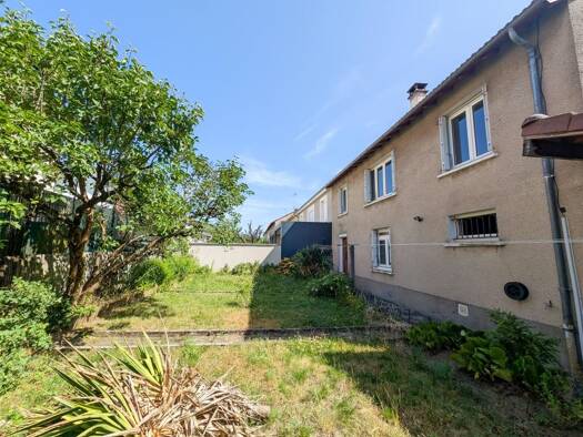 Maison à vendre 115 200 € 5 pièces 4 chambres 110 m² 225 m² de terrain Marmiers Aurillac 15000