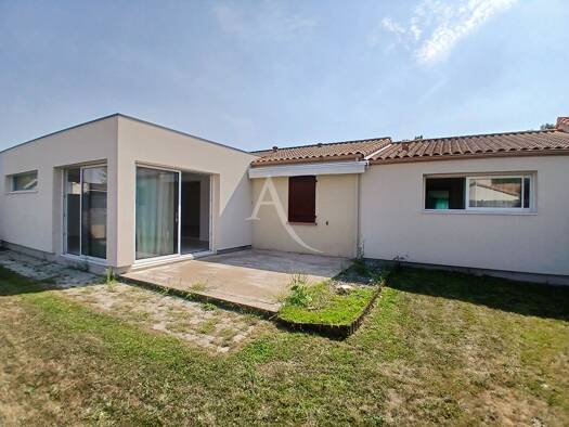 Maison à vendre 317 800 € 7 pièces 5 chambres 161 m² 550 m² de terrain Sud Bourg Saint-Philbert-de-Grand-Lieu 44310