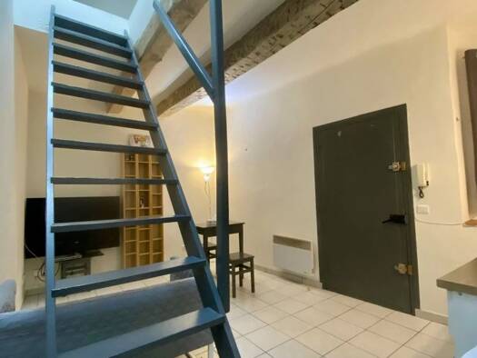 Duplex à louer 420 € 2 pièces 1 chambre 20 m² Étage 3/2 Les Selves-Le Seiran Draguignan 83300