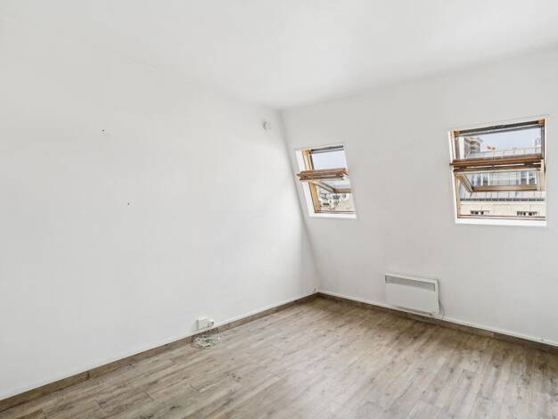 Appartement à vendre 220 000 € 1 pièce 16 m² 6ème étage Saint Philippe du Roule Paris 8ème arrondissement 75008