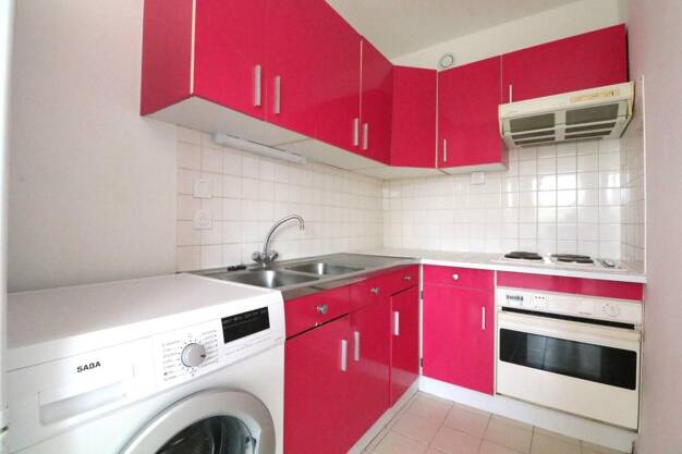 Appartement à vendre 112 000 € 1 pièce 39,6 m² Étage 3/4 Pyramides Centre Évry-Courcouronnes 91000