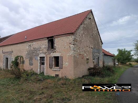 Ferme à vendre 82 500 € 4 pièces 2 chambres 135 m² 3 946 m² de terrain Reuilly 36260