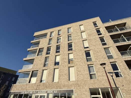 Appartement à louer 648 € 2 pièces 1 chambre 42 m² Étage 2/4 Amiens 80000