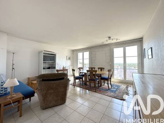 Appartement à vendre 219 000 € 3 pièces 2 chambres 83,48 m² Étage 2/3 Centre Ville Pontoise 95300