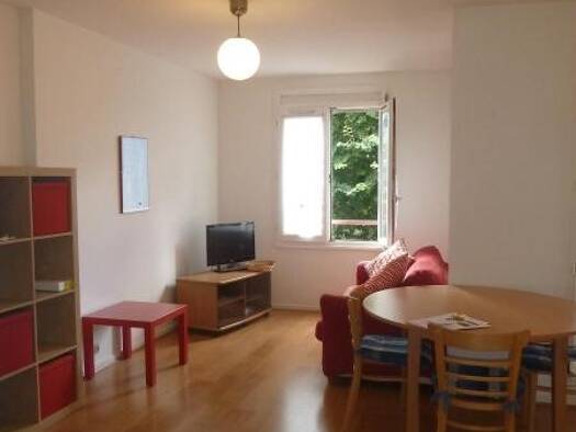 Appartement à louer 455 € 1 pièce 32 m² 1er étage dès le 13/04/2026 Berriat-Ampere Grenoble 38000