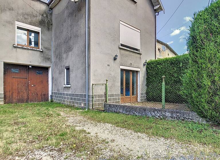 Maison à vendre 79 500 € 4 pièces 4<br/>chambres 111 m²<br/>superficie 930 m²<br/>terrain Neufchateau 88300