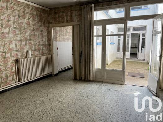 Maison de ville à vendre 49 000 € 4 pièces 3 chambres 138,7 m² 129 m² de terrain Chef-Boutonne 79110