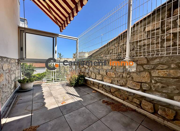 Appartement à vendre 350 000 € 4 pièces 3<br/>chambres 102 m²<br/>superficie Dernier étage, 2/2<br/>étage Gares Montpellier 34000