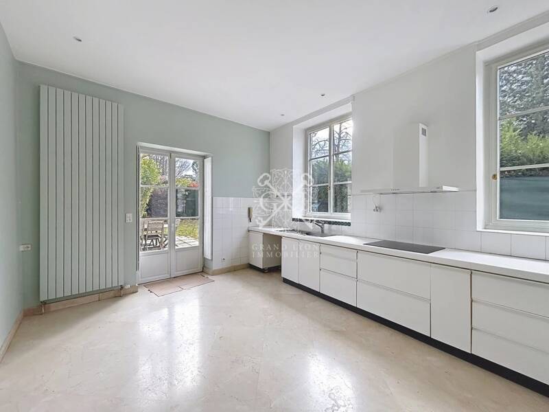 Maison à louer, 301m², CHAMPAGNE AU MONT D'OR