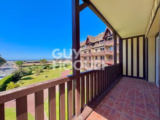 Appartement à louer 1 950 € 3 pièces 2 chambres 76 m² Étage 2/4 Deauville 14800
