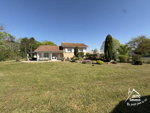 Maison à vendre 389 000 € 4 pièces 3 chambres 95 m² 1 211 m² de terrain Saint-Vulbas 01150