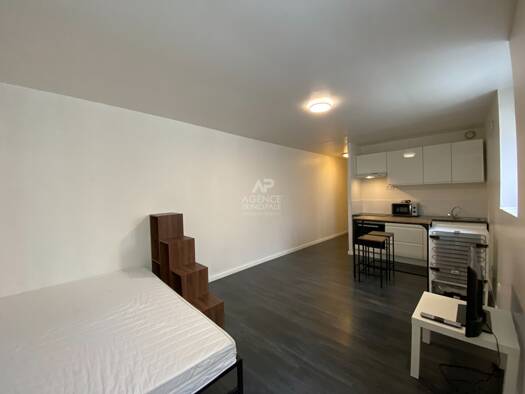 Appartement à louer 690 € 1 pièce 26 m² RDC/3 Saint Martin Pontoise 95300